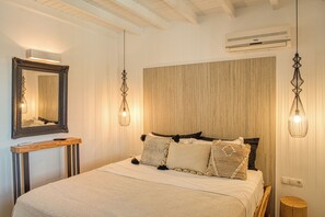 Deluxe Quadruple Room, Pool View