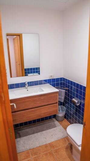 Doccia, asciugacapelli, bidet, asciugamani