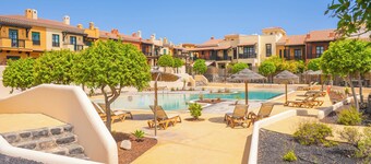 Villa Luisa: Relax with ocean view and swimming pool