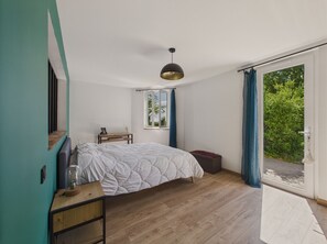 3 bedrooms, iron/ironing board