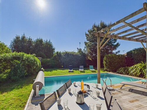 Piscine chauffée - 750m plage, 4 Adultes - 4 enfants