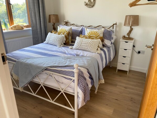 2 bedrooms, bed sheets