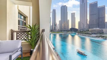 Fachada da propriedade à noite