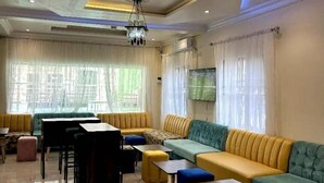 Ảnh chưa phân loại, 2 trong số 52 ảnh, nút