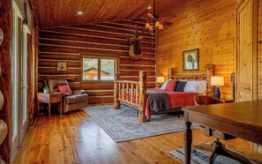 3 bedrooms, desk, iron/ironing board, WiFi