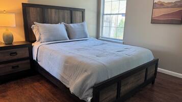 3 chambres, fer et planche à repasser, Wi-Fi, literie fournie