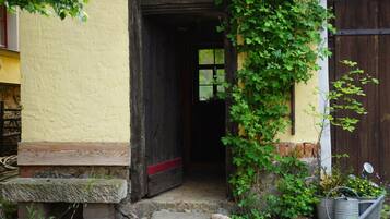 House | Exterior detail