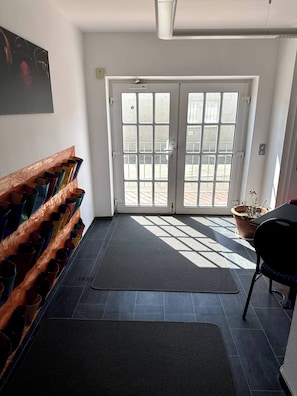 Apartment, 6 Bedrooms, Smoking | Interior