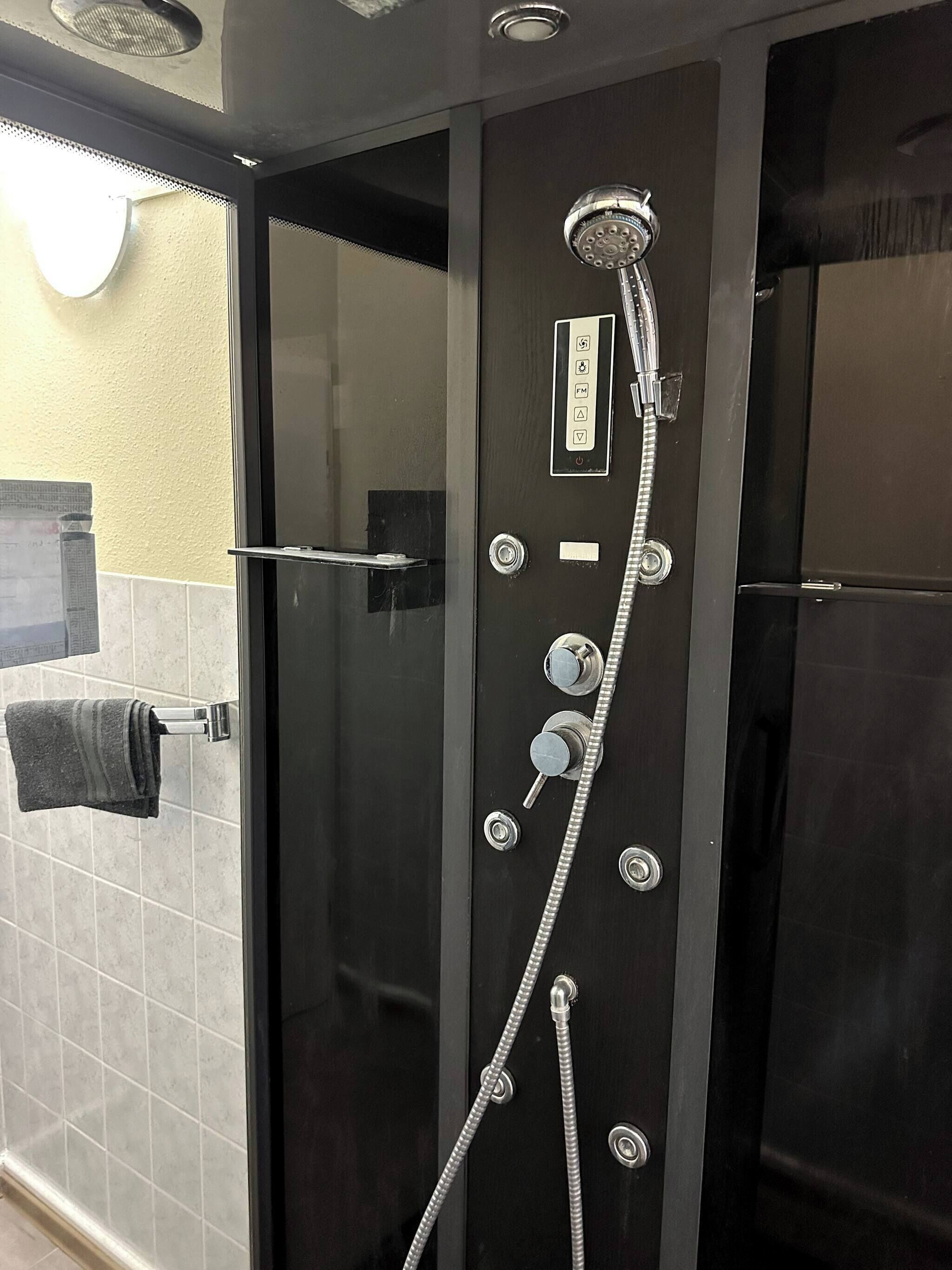 Apartment, 6 Bedrooms, Smoking | Bathroom