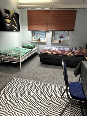 Apartment, 6 Bedrooms, Smoking - Large Accommodation for up to 18 People Near Halle & Leipzig With Pool Table (Landsberg)
