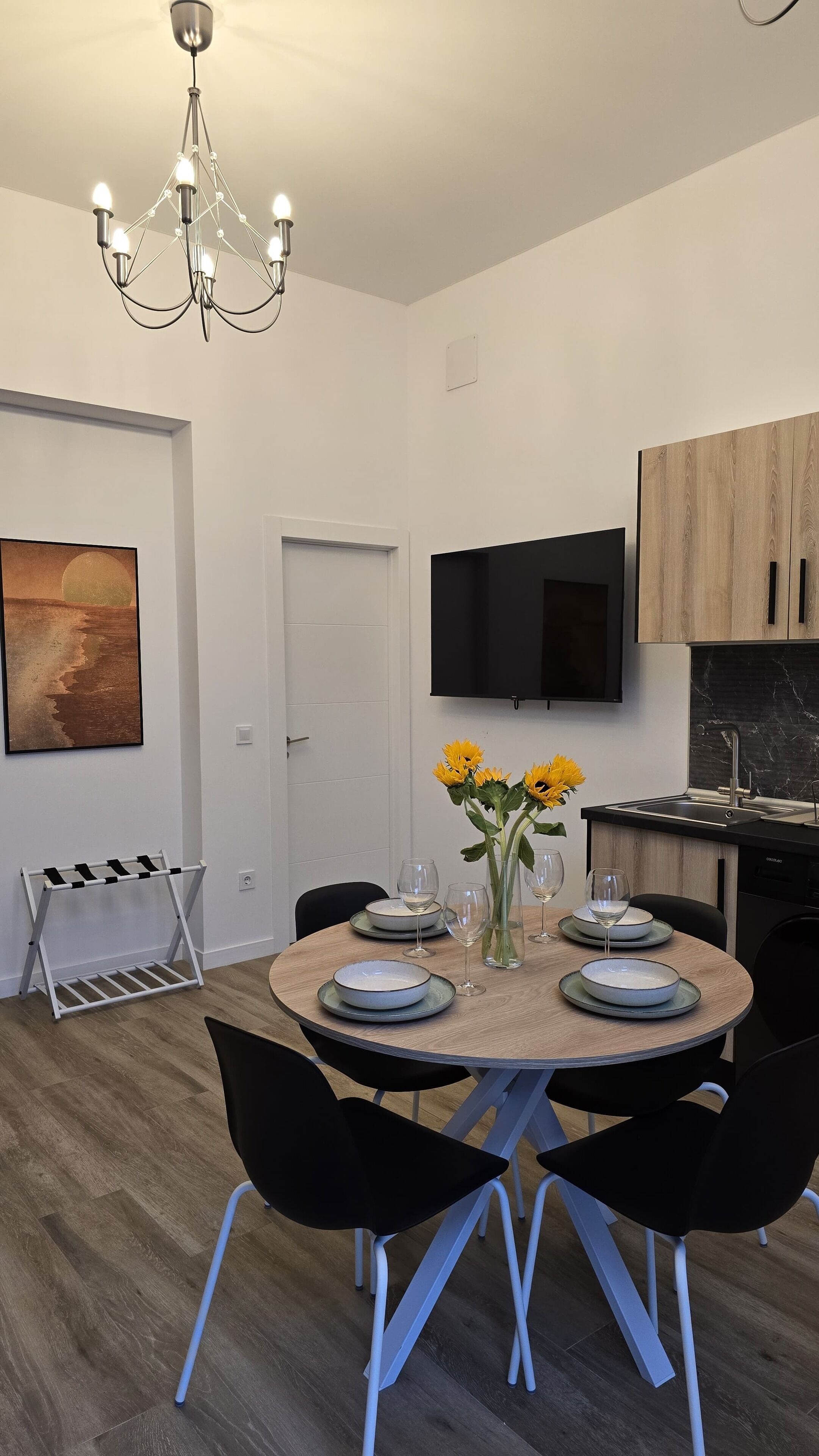 Apartamento Confort, 1 cama doble con sofá cama, no fumadores, baño privado | Zona de estar | Una televisión
