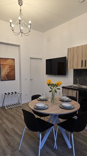 Comfort Apartment, 1 Double Bed with Sofa bed, Non Smoking, Private Bathroom | Living area | TV - Inspiracion Valencia (València)