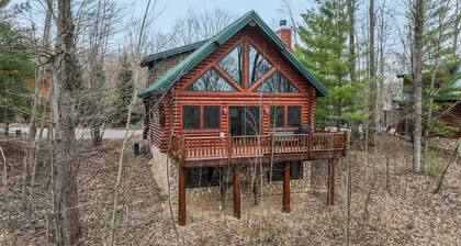 Private 3 BR Mountain Cabin | Ski-In/Ski-Out | Sleeps 12 | Balcony Deck