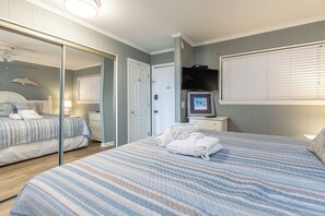 1 chambre, fer et planche à repasser, Wi-Fi gratuit, draps fournis