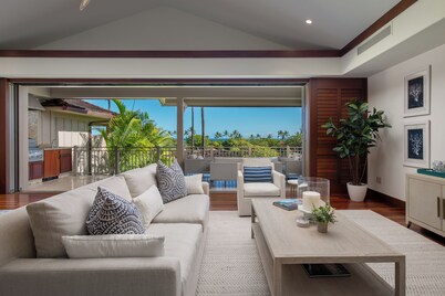 Rare 4bd/4ba Hualalai Villa - Great Location near 4 Seasons, Ocean Views