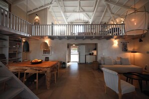 Villa Deluxe, vistas a la montaña | Cocina privada | Máquina de café espresso, cafetera o tetera y hervidor eléctrico