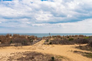 Beach - Oceanfront One Bedroom Condo (Ocean City)