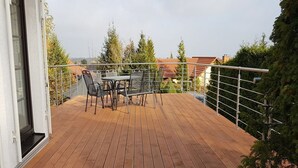 Outdoor dining - Spacious Villa With Private Pool (Ballenstedt)