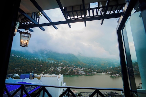 Premium Room, Lake View | Minibar, in-room safe, iron/ironing board, free WiFi