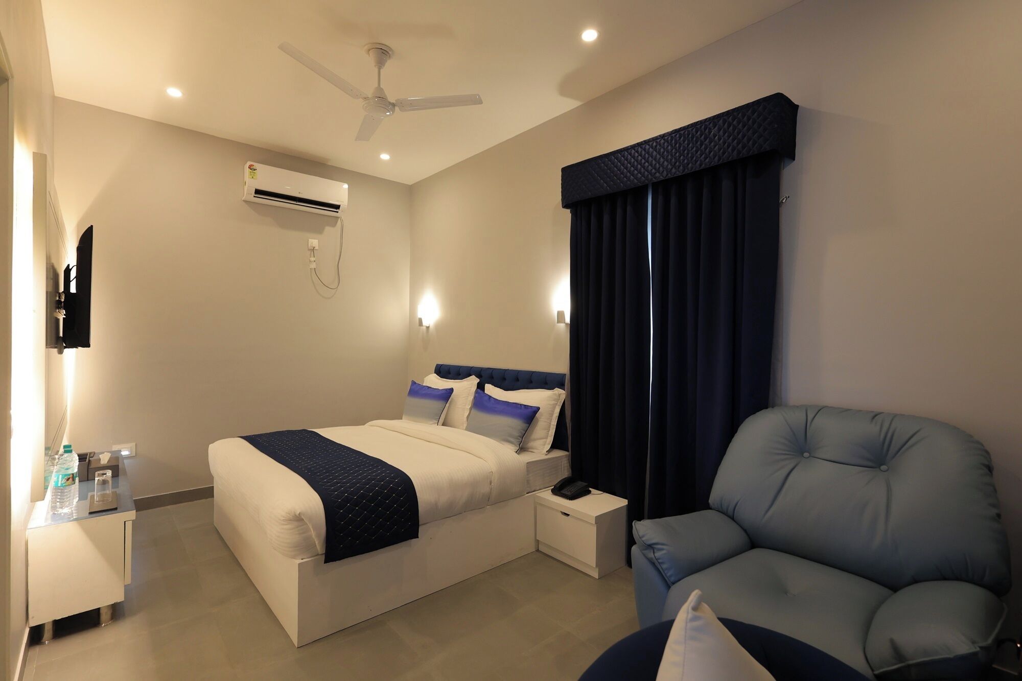 Minibar, in-room safe, iron/ironing board, rollaway beds