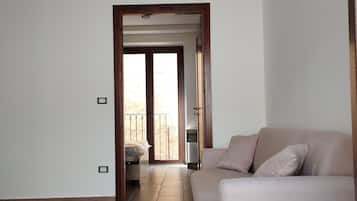 Triple Room, Mountain View | Desk, free WiFi