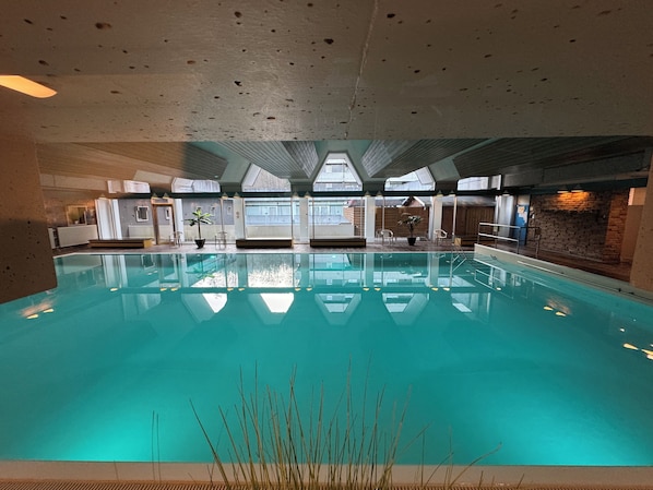 Innenpool, beheizter Pool