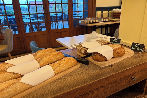 Daily buffet breakfast (EUR 20 per person)