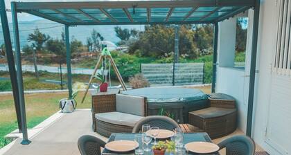L'ESCAPADE DES HAUTS, spacious villa overlooking the Piton des Neiges.
