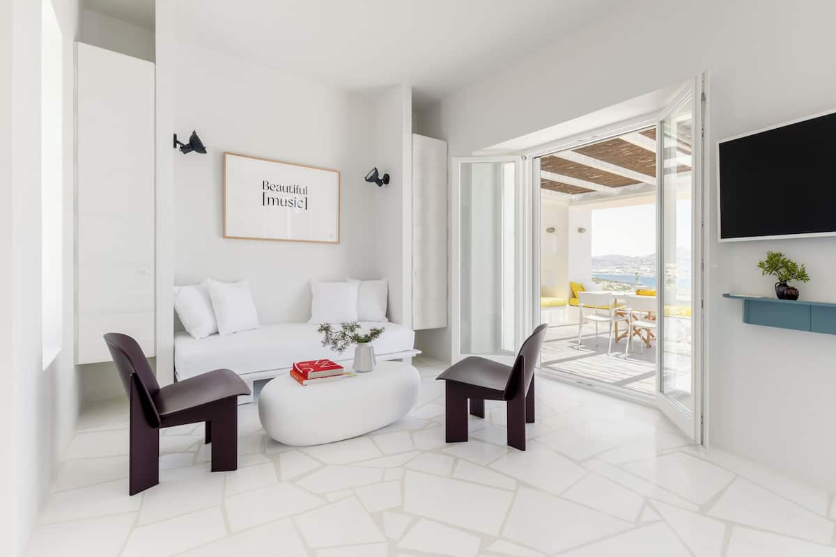 TWWO Suite | 1 bedroom, hypo-allergenic bedding, in-room safe, laptop workspace