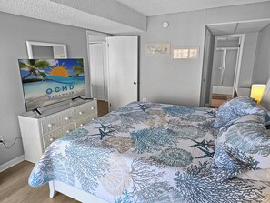 3 bedrooms, Internet - Ocean block 3 bedroom condo with a pool, just steps to the beach and Atlantic Ocean! Sleeps 11. Bluewater East #S902 (Ocean City)