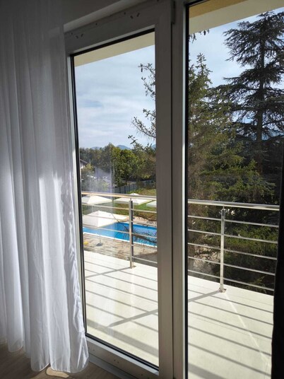 Luxury 12-Bed Villa w/ AC Heated Pool & EV Charger – Near Mostar & Kravice Falls