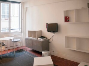 Interior - Bright Studio In The Centre Of Paris (Paris)