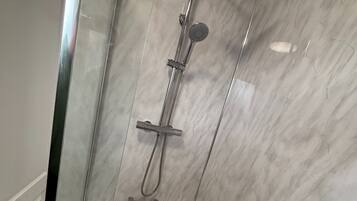 House, 3 Bedrooms, Smoking, Patio | Bathroom