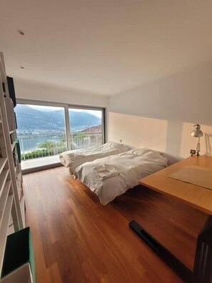 2 slaapkamers, een strijkplank/strijkijzer, wifi, beddengoed