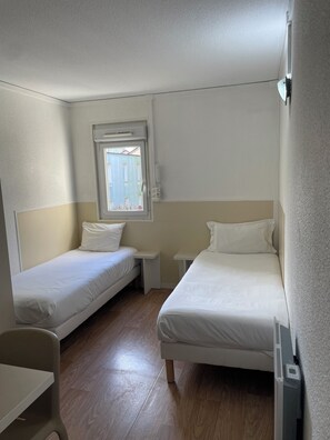 Twin Room | Free WiFi