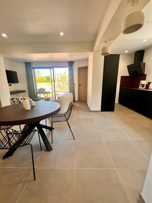 Interior - Maison Di Fiori, new rental with swimming pool, near the port (Porto-Vecchio)