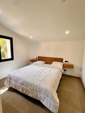 3 chambres, fer et planche à repasser, Wi-Fi gratuit, draps fournis