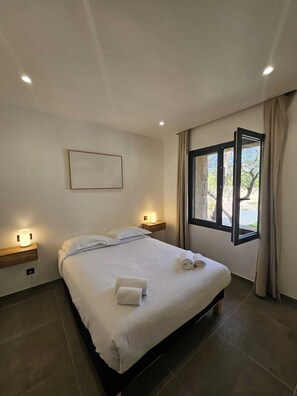 3 bedrooms, iron/ironing board, free WiFi, bed sheets - Maison Di Fiori, new rental with swimming pool, near the port (Porto-Vecchio)