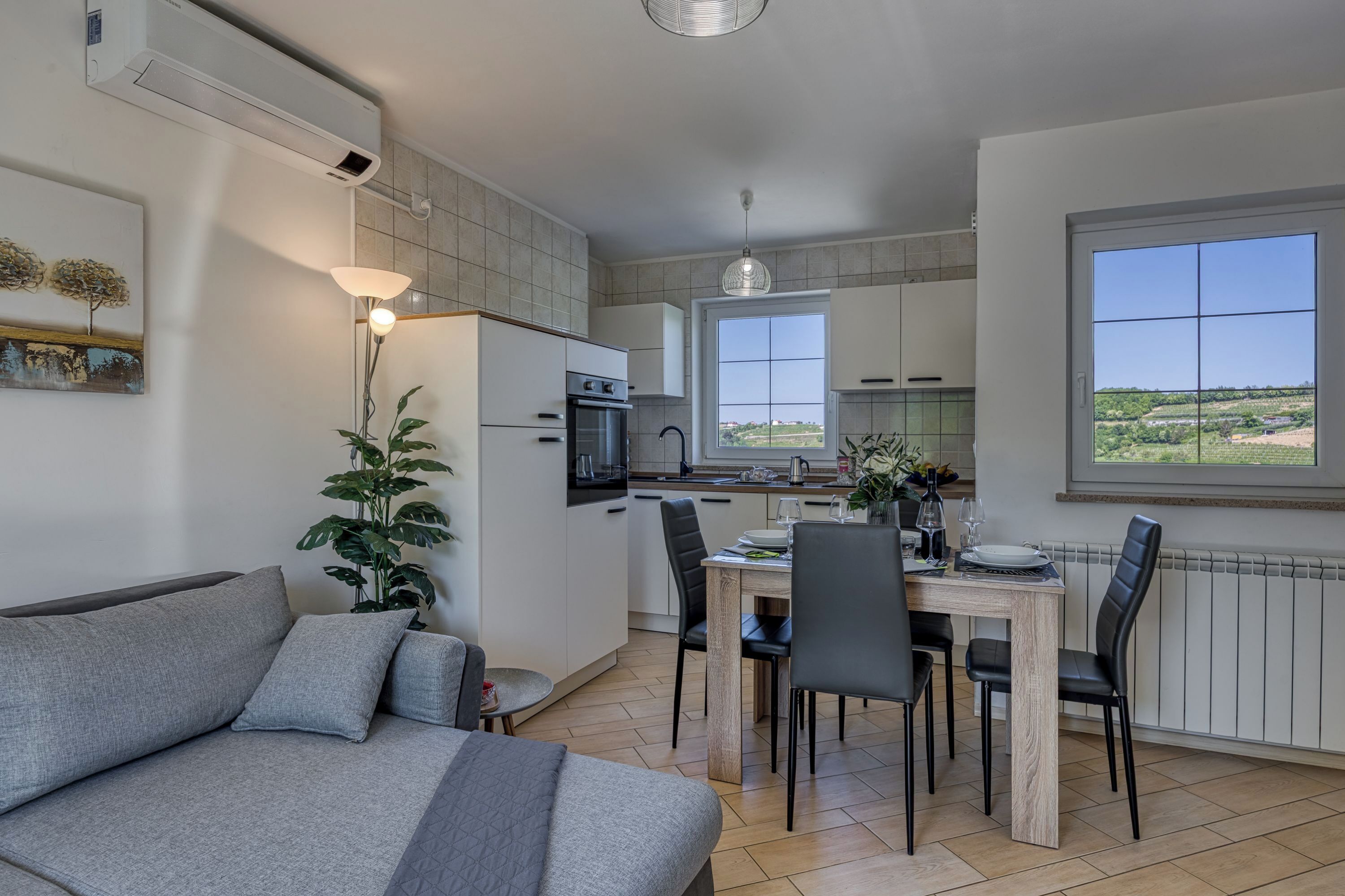 Standard-Apartment, Mehrere Schlafzimmer (Neda Apartment In Krasno Among) | Wohnbereich