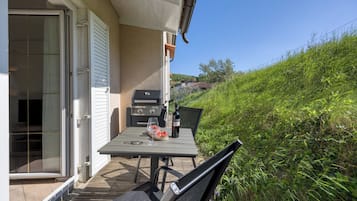 Apartemen Standar, 2 kamar tidur (Neda Apartment In Krasno Among) | Balkon