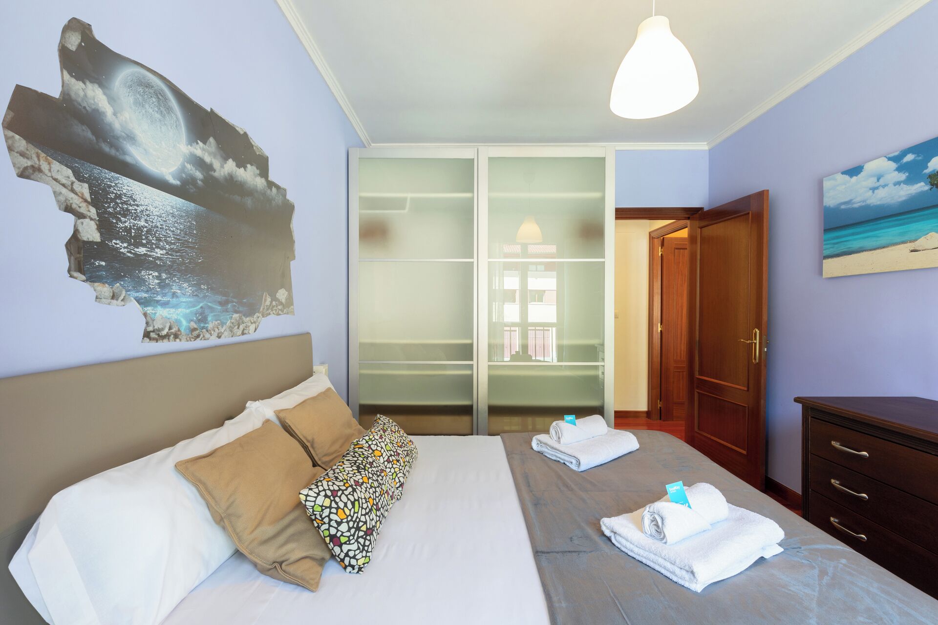 2 quartos, ferros/tábuas de passar roupa, Wi-Fi, roupa de cama