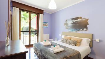 2 habitaciones, tabla de planchar con plancha, wifi y ropa de cama