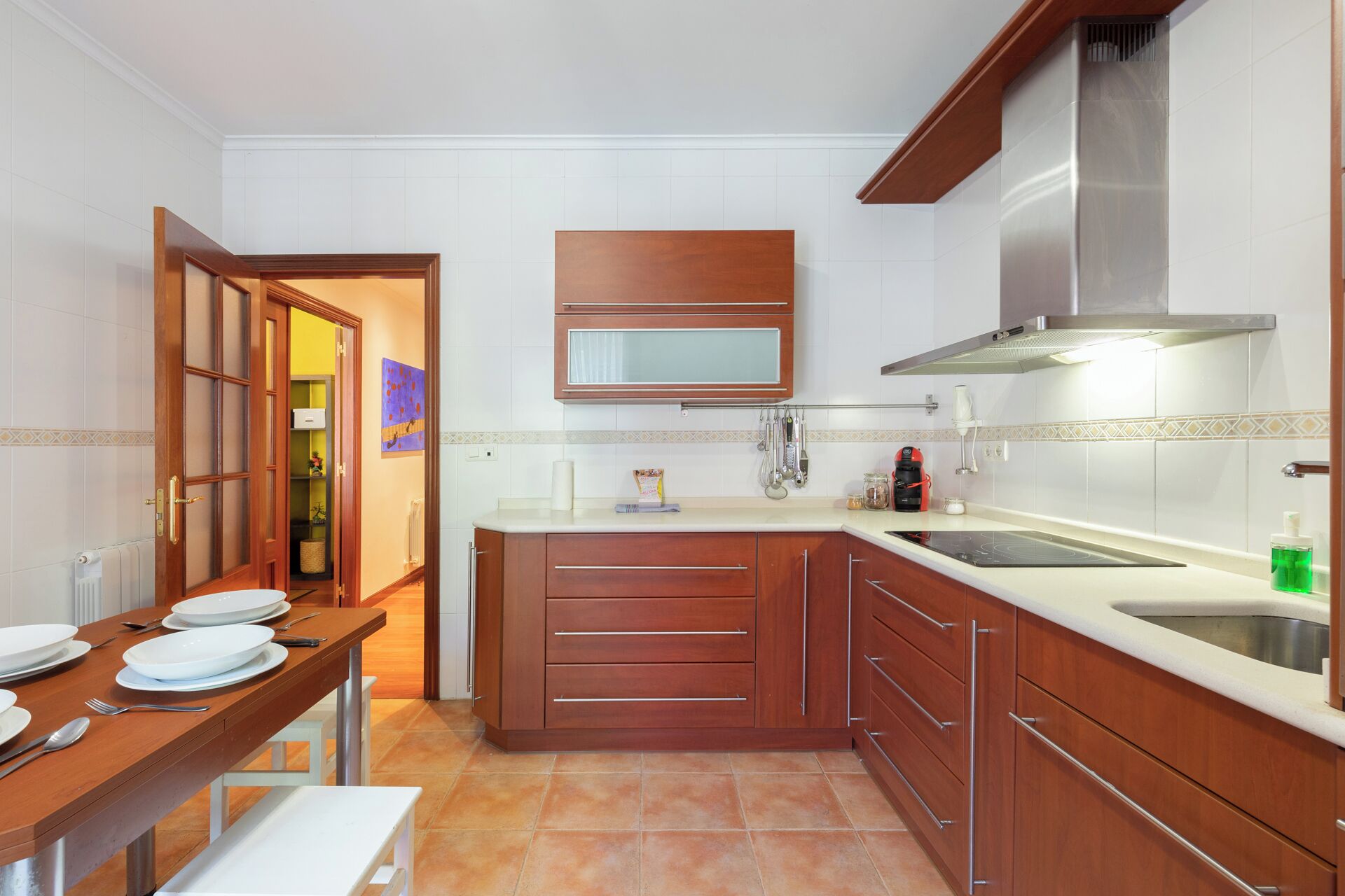 Køleskab, mikrobølgeovn, ovn, kogeplade