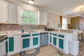 House (3 Bedrooms) | Interior - Ideal ATL Stay Near Mercedes-benz Stadium & Dtwn (Atlanta)