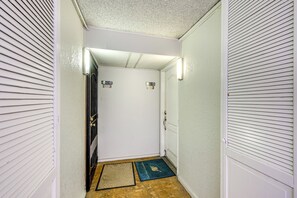 Apartment (1 Bedroom) | Interior - Oceanfront San Diego Getaway: Steps to Beach! (San Diego)