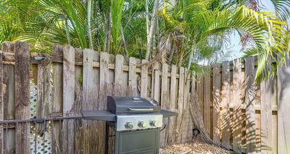 < 1 Mi to Las Olas Boulevard: Cozy Retreat w/ Yard