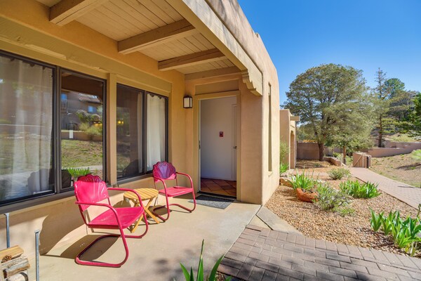 Walk To Santa Fe Plaza: Condo W/ Pool & Hot Tub! - Lake Katherine, NM