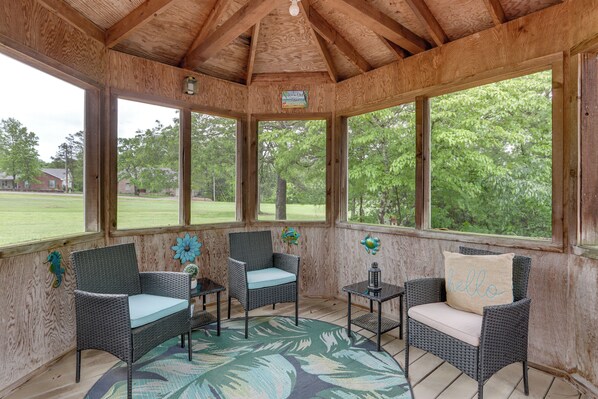 House (2 Bedrooms) | Interior - Holiday Island Family Home on 13th Green! (Eureka Springs)