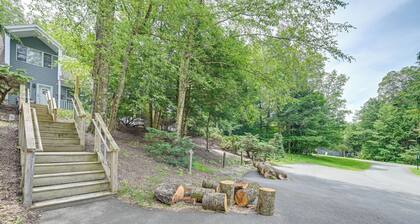 1/2 Mi to Jiminy Peak: Condo w/ Pool & Hot Tub