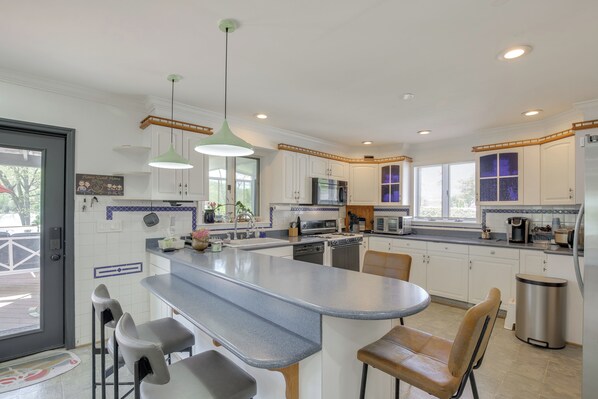 House (4 Bedrooms) | Interior